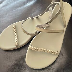 Universal Threads Women’s gray Green Neutral Braided Toe-Strap Sandals